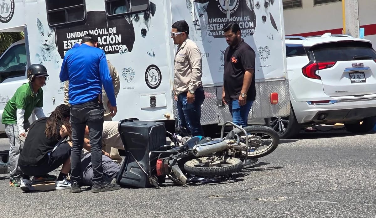 Motociclista lesionado tras ser arrollado en el Centro de Los Mochis