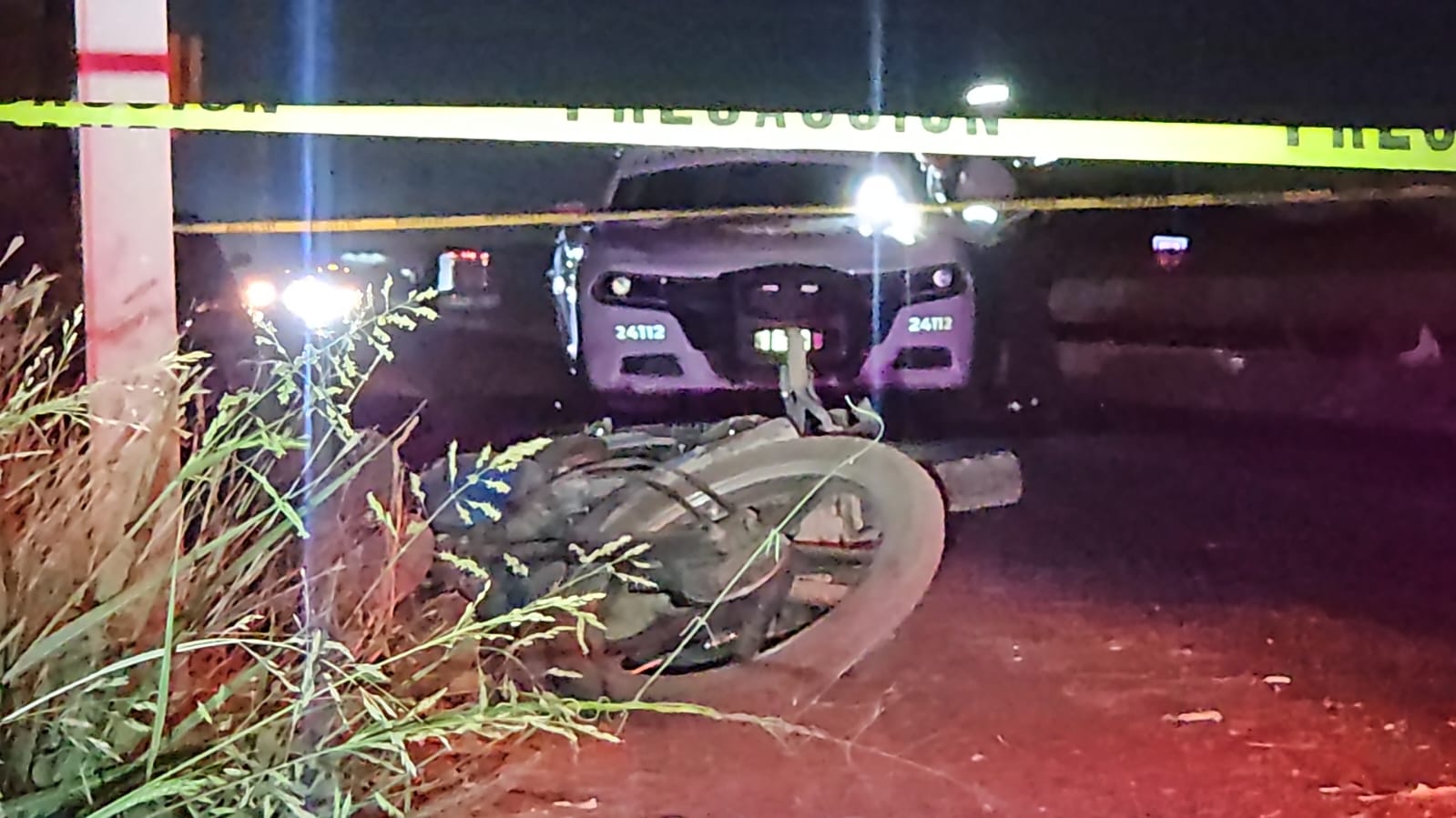 Hallan a motociclista sin vida sobre la carretera Culiacán-Eldorado