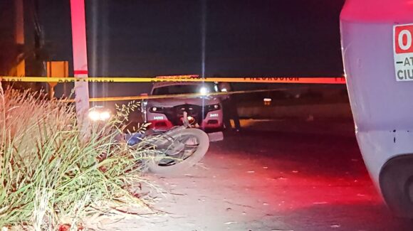 Localizan a motociclista sin vida sobre la carretera Culiacán-Eldorado, en Sinaloa