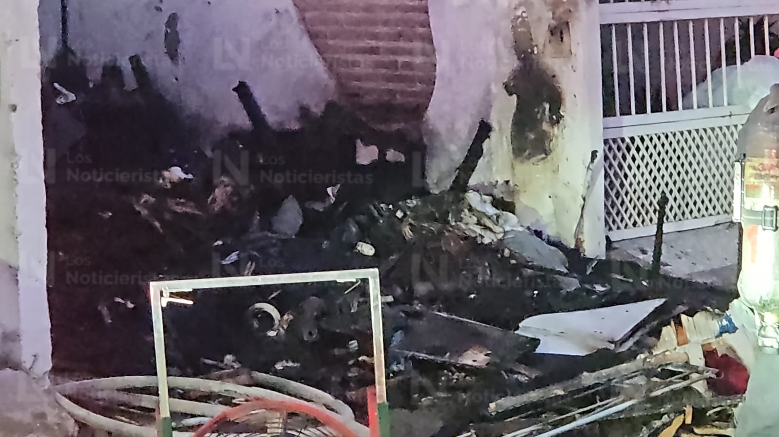 Mujer muere en incendio de vivienda en Infonavit Barrancos, Culiacán