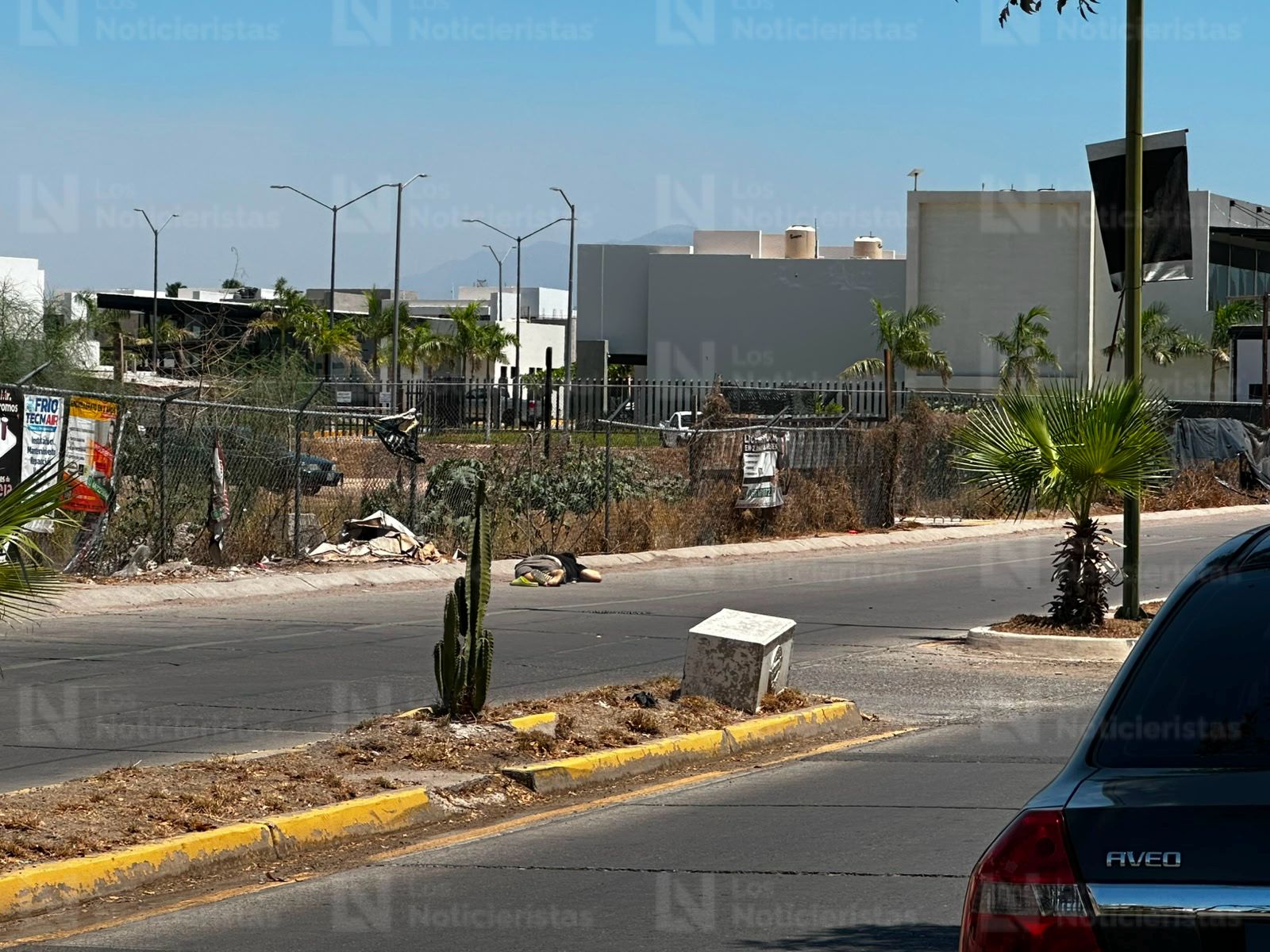 Ejecutan a balazos a un hombre frente a primaria y kínder de Valle Alto en Culiacán