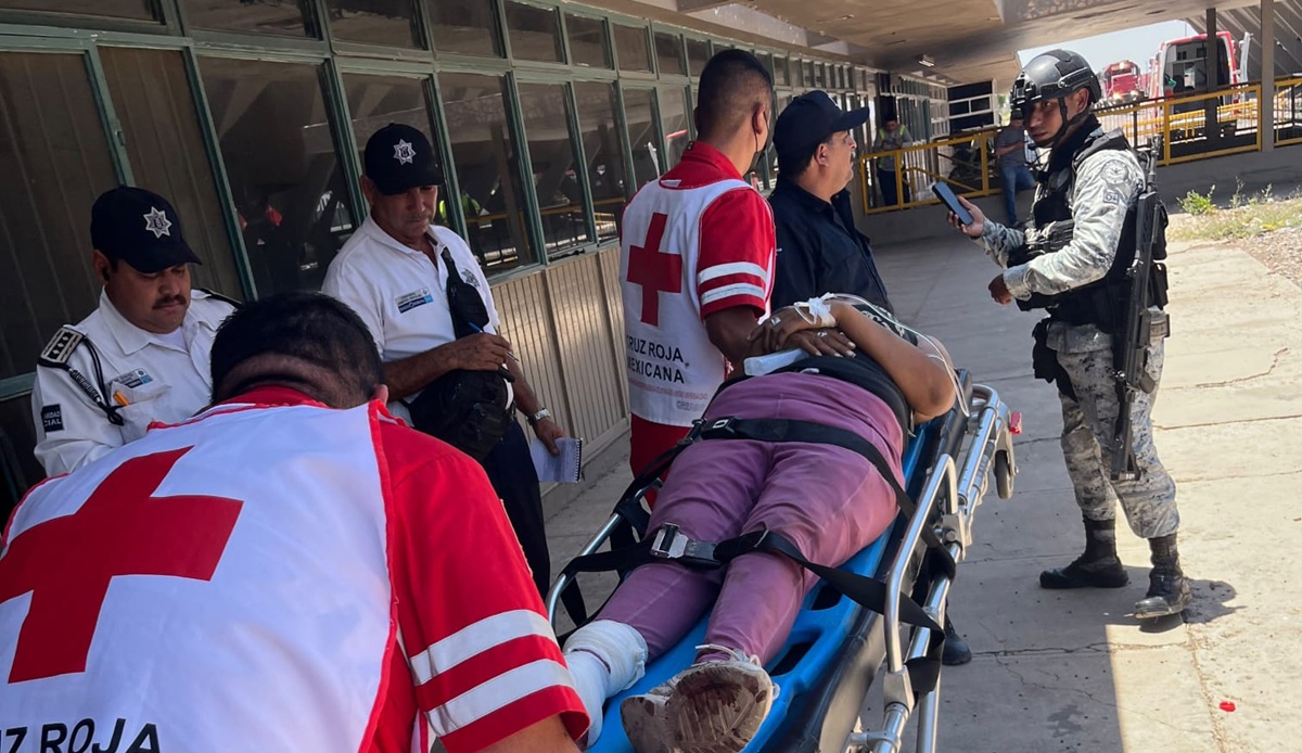 Mujer pierde un pie al intentar subir al tren en El Fuerte