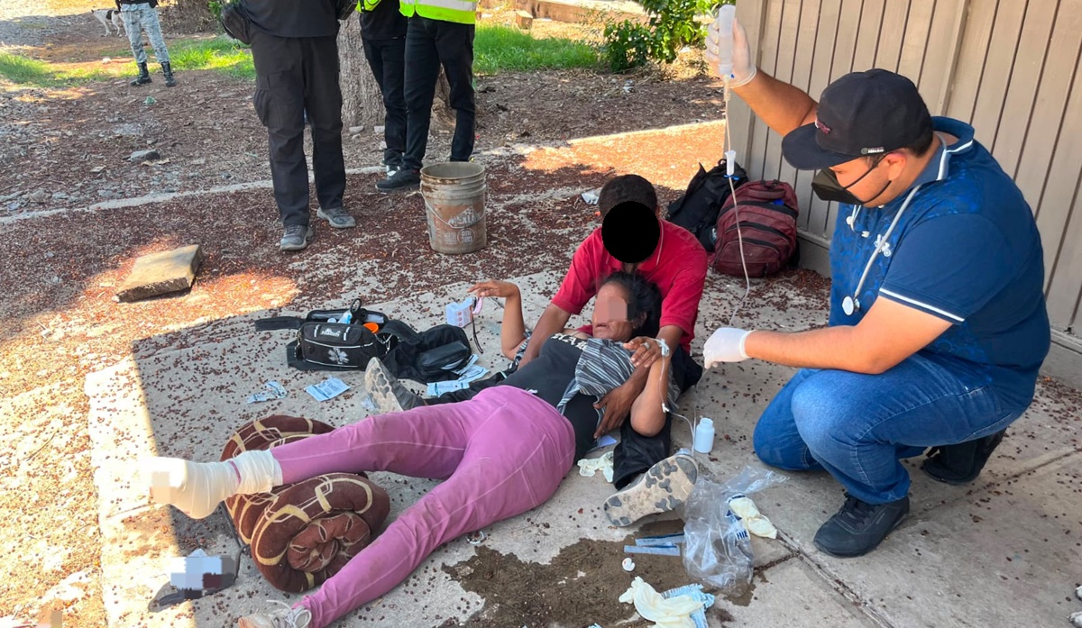Mujer pierde un pie al intentar subir al tren en El Fuerte