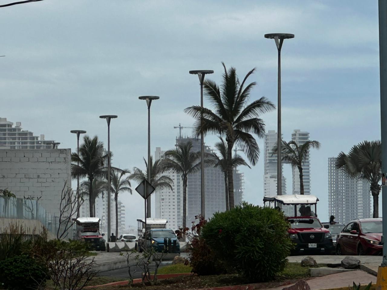 Neblina en el malecón de Mazatlán