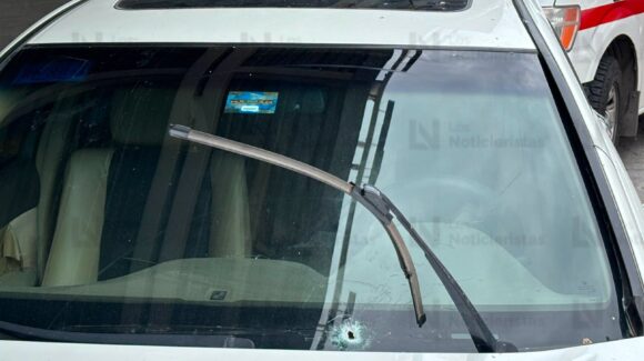Niño de 8 años resulta herido por esquirla de bala en un presunto intento de despojo de vehículo sobre la Obregón en Culiacán, Sinaloa
