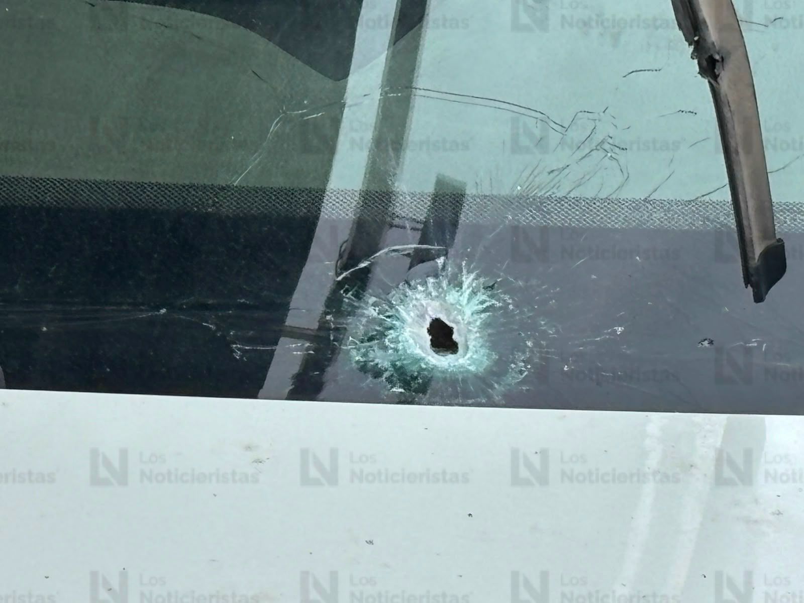 Niño resulta herido por esquirla de bala en un presunto intento de despojo de vehículo en Culiacán