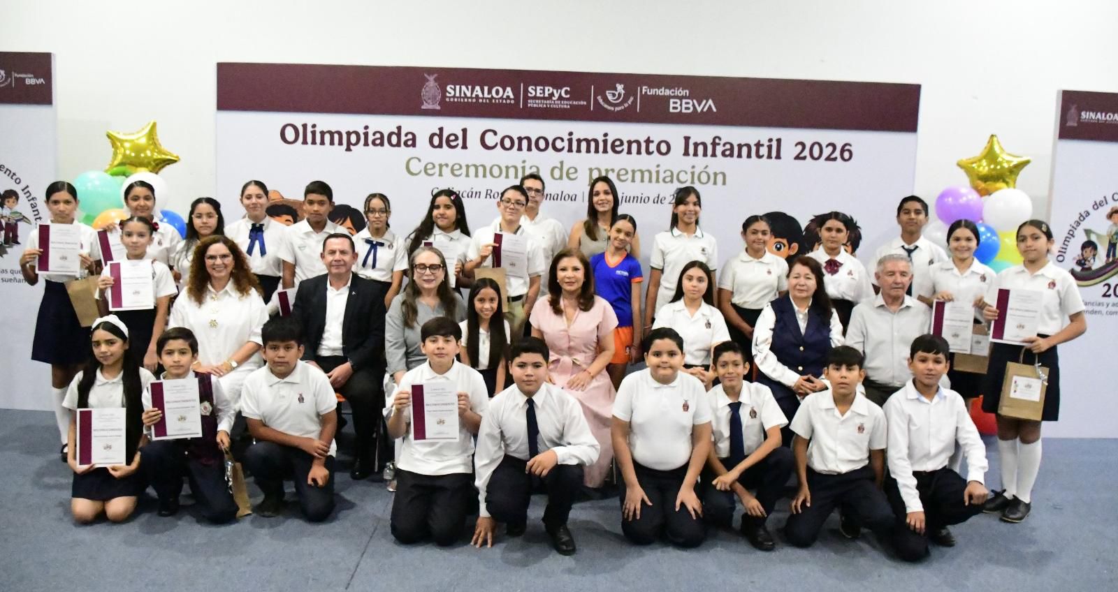 Niños ganadores de la Olimpiada del Conocimiento Infantil 2026