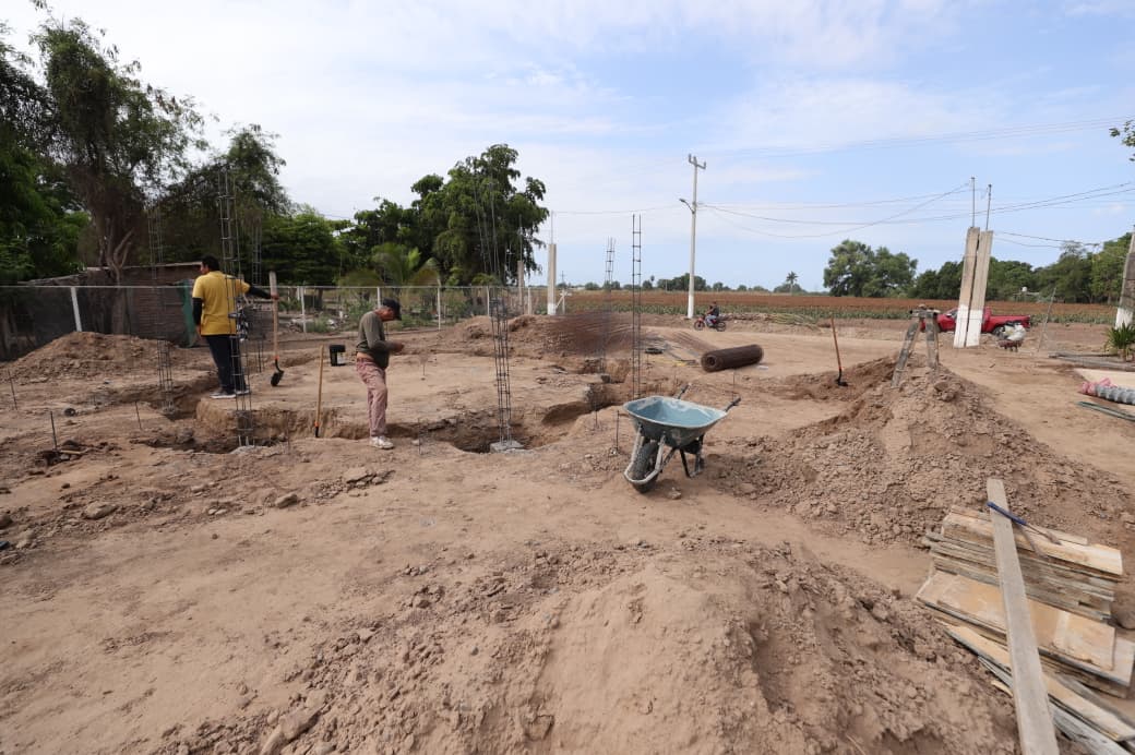 construcción de moderno parque en La Chuparrosa, Guasave