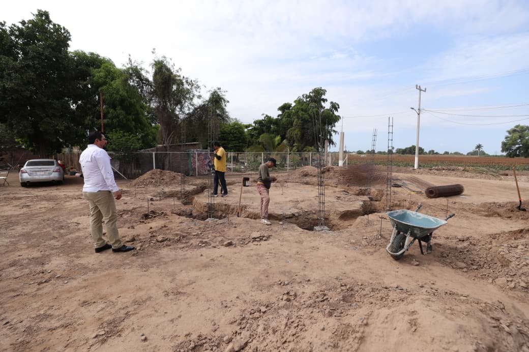construcción de moderno parque en La Chuparrosa, Guasave