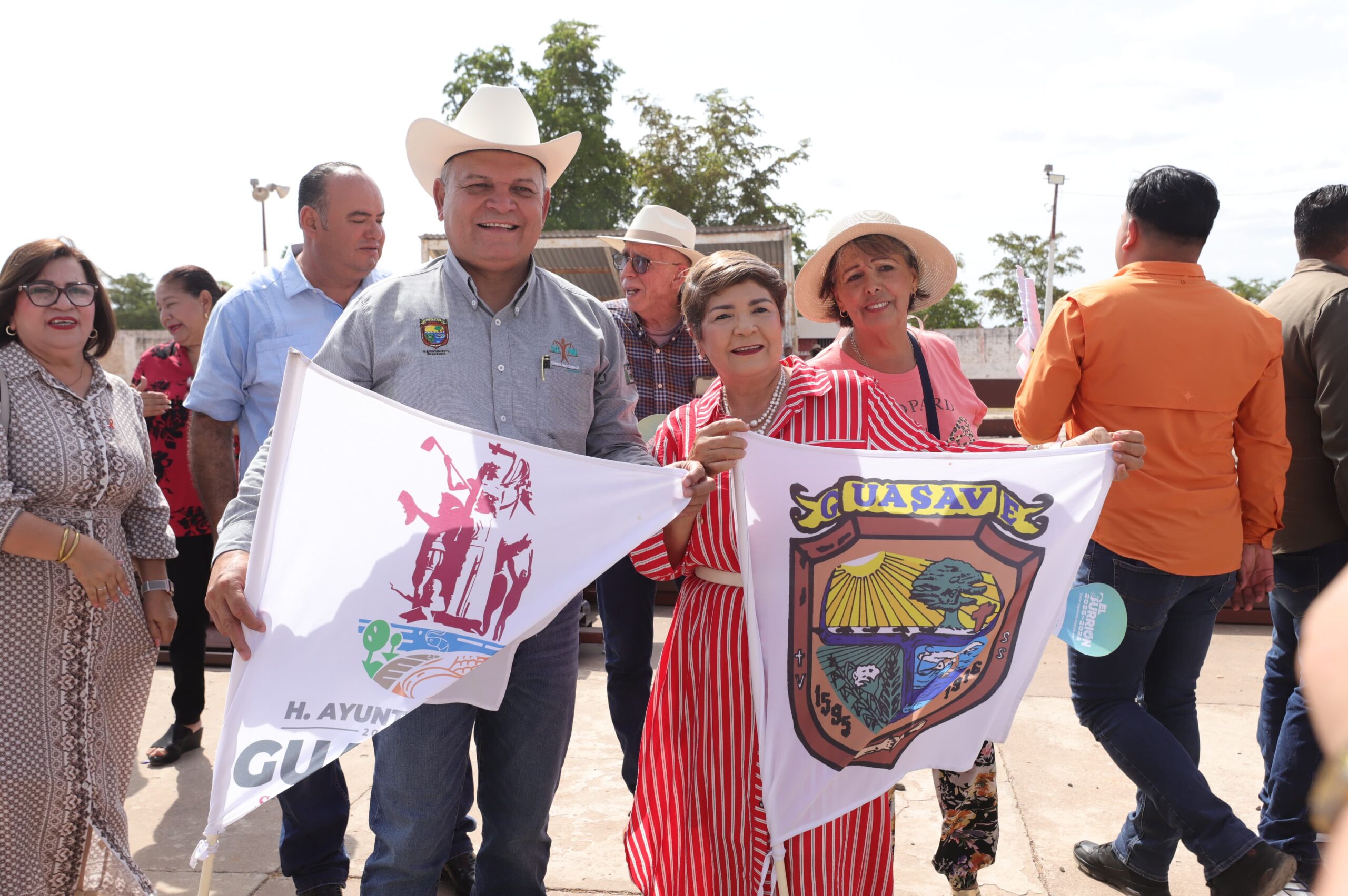 Banderazo de inicio de la construcción de techumbre de la histórica Cancha Olímpica de El Burrión, Guasave