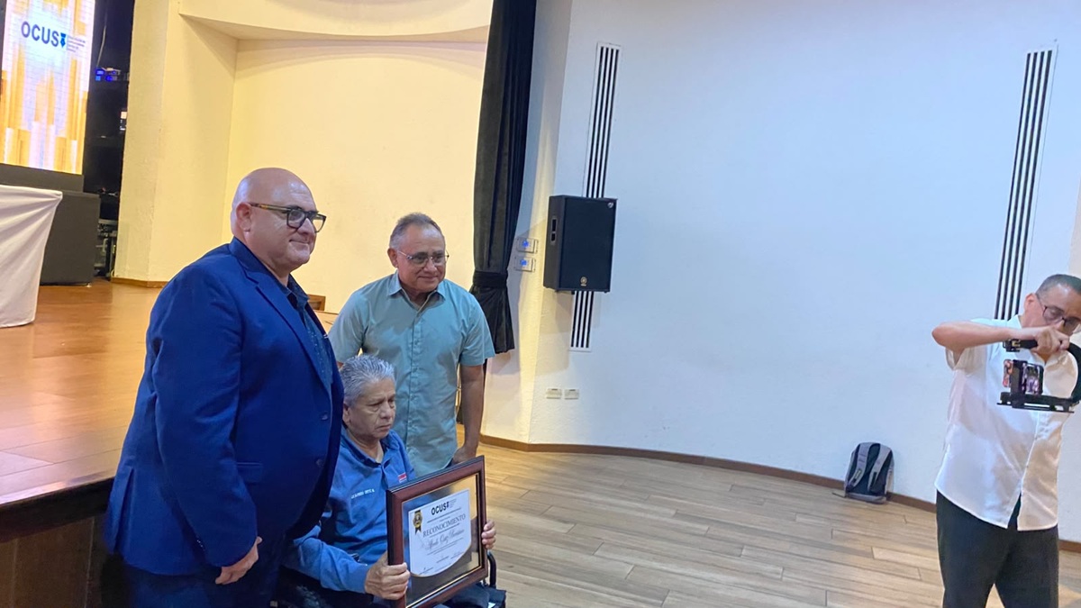 Entrega de reconocimientos de OCUS en Los Mochis