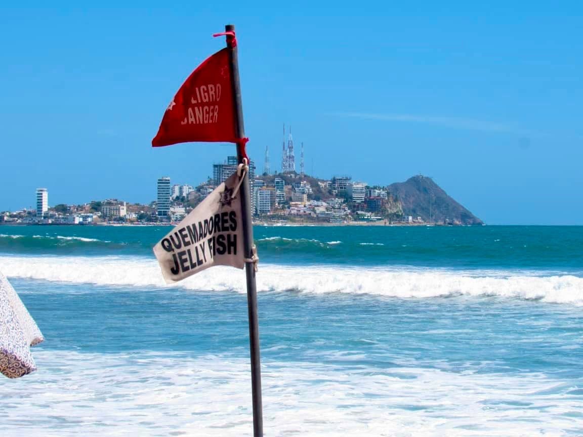 Alerta mar de fondo en Mazatlán