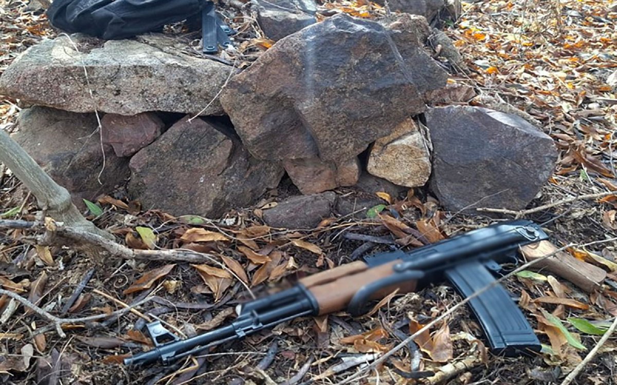 Aseguran laboratorios, armas, cartuchos y materiales químicos en Sinaloa