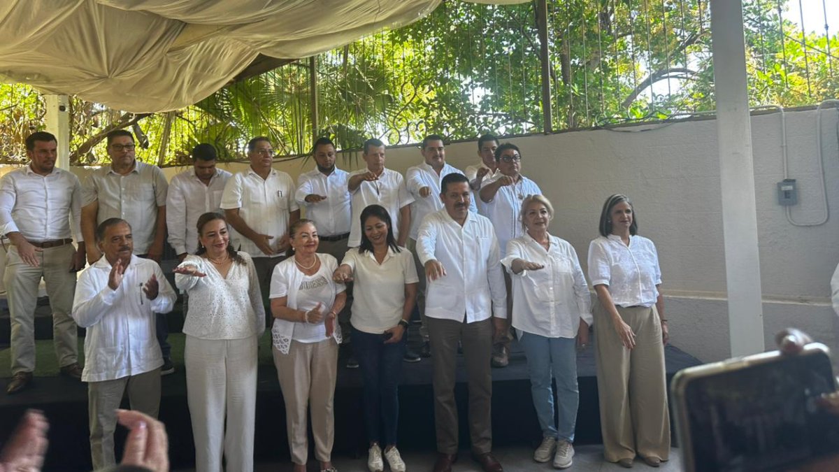 oscar tirado asume dirigencia del pas local en mazatlan toma