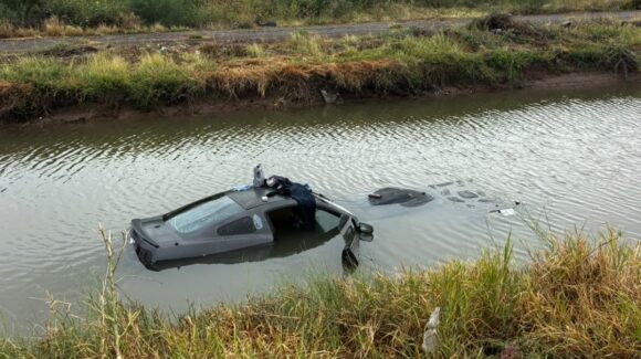 Padre e hijos caen al canal Lateral 18 en Ahome, Sinaloa