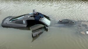 padre e hijos caen al canal lateral 18 en ahome transitos