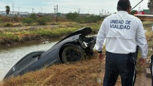 padre e hijos caen al canal lateral 18 en ahome vialidad