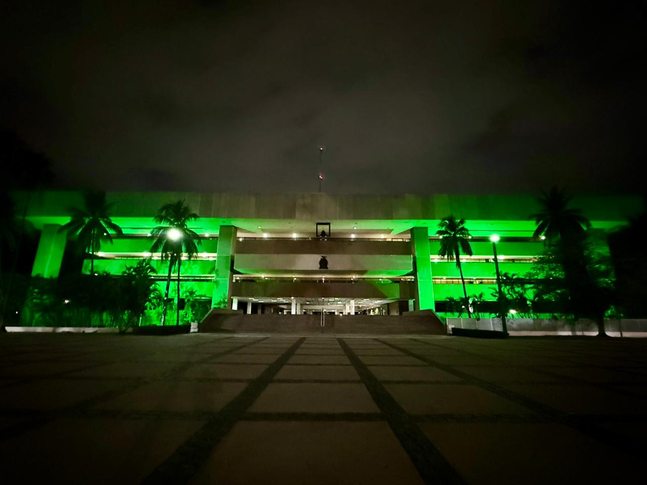 Palacio de Gobierno de Sinaloa se ilumina de verde