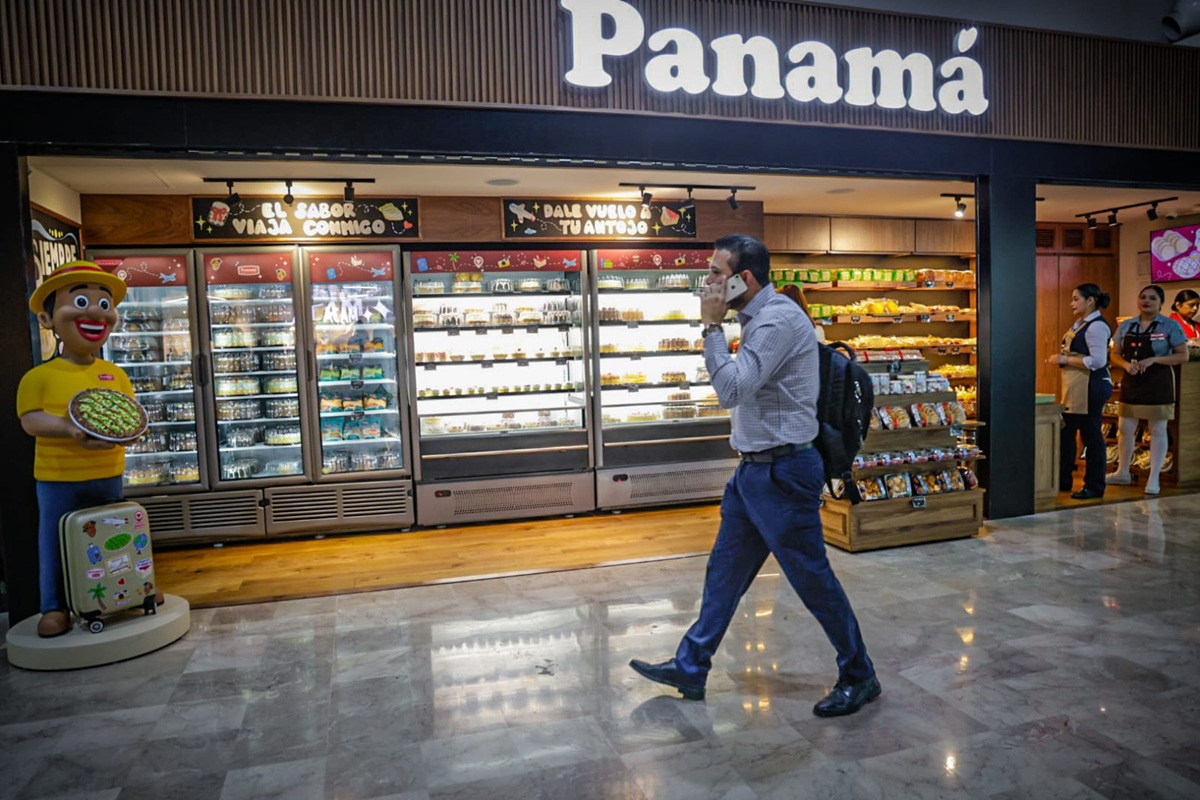 Panamá inaugura sucursal en sala de abordaje del Aeropuerto de Culiacán