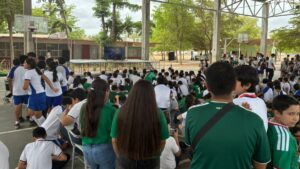 pantallas gigantes y ambiente mundialista invaden las escuelas de los mochis