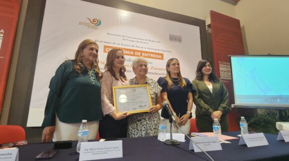 Martha Alicia Araujo Trapero recibe la Medalla al Mérito “María Teresa Zazueta y Zazueta” a la Trayectoria de la Mujer en la Comunicación 2026
