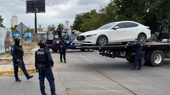 Tras persecución detienen a un hombre en vehículo con reporte de robo en el Tres Ríos de Culiacán