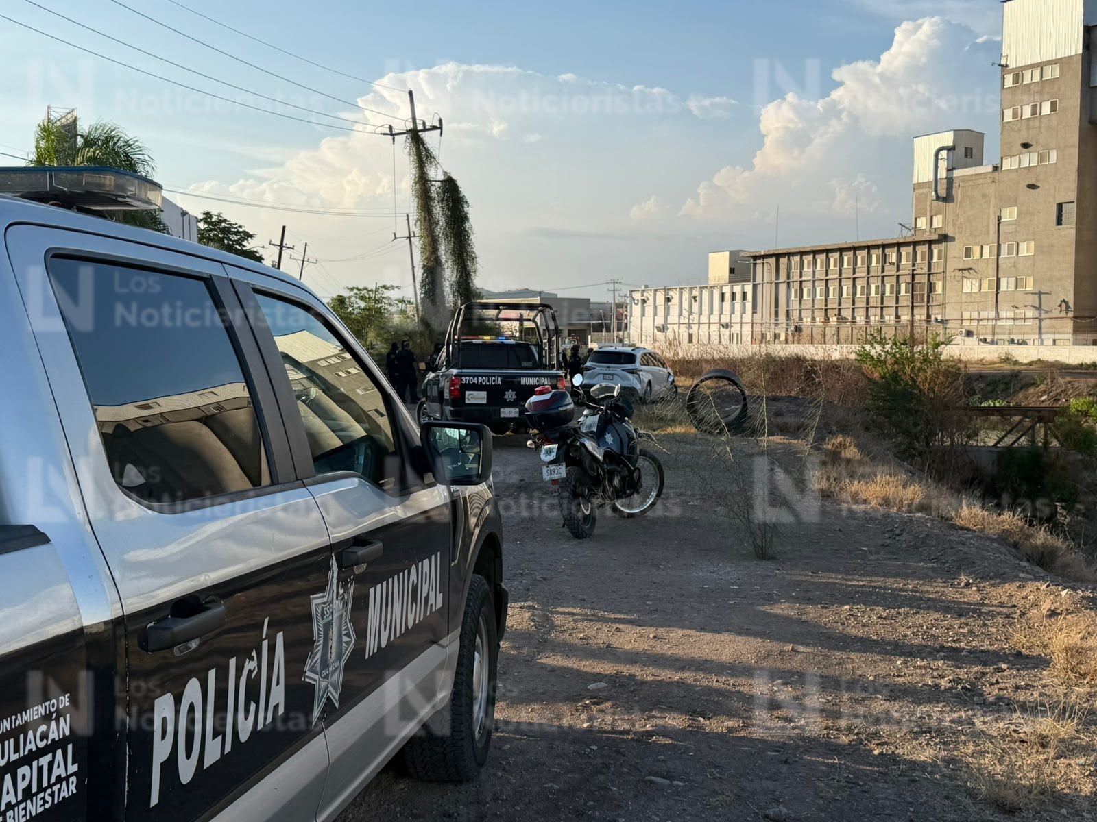 Tras persecución en Culiacán, autoridades recuperan una camioneta despojada en el sector El Palmito minutos antes