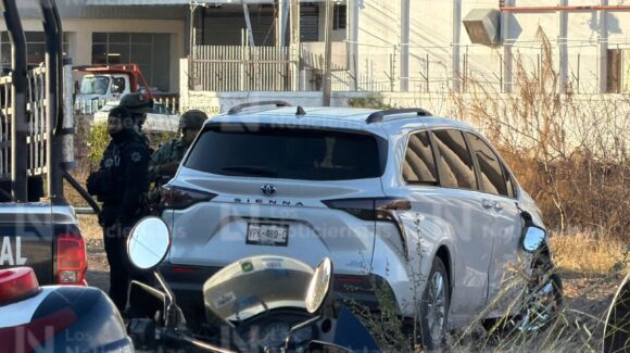 Tras persecución en Culiacán, autoridades recuperan una camioneta despojada en el sector El Palmito minutos antes
