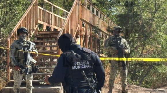 Ataque a balazos y persecución a pie dejan un muerto y un herido en un callejón de Juntas de Humaya en Culiacán