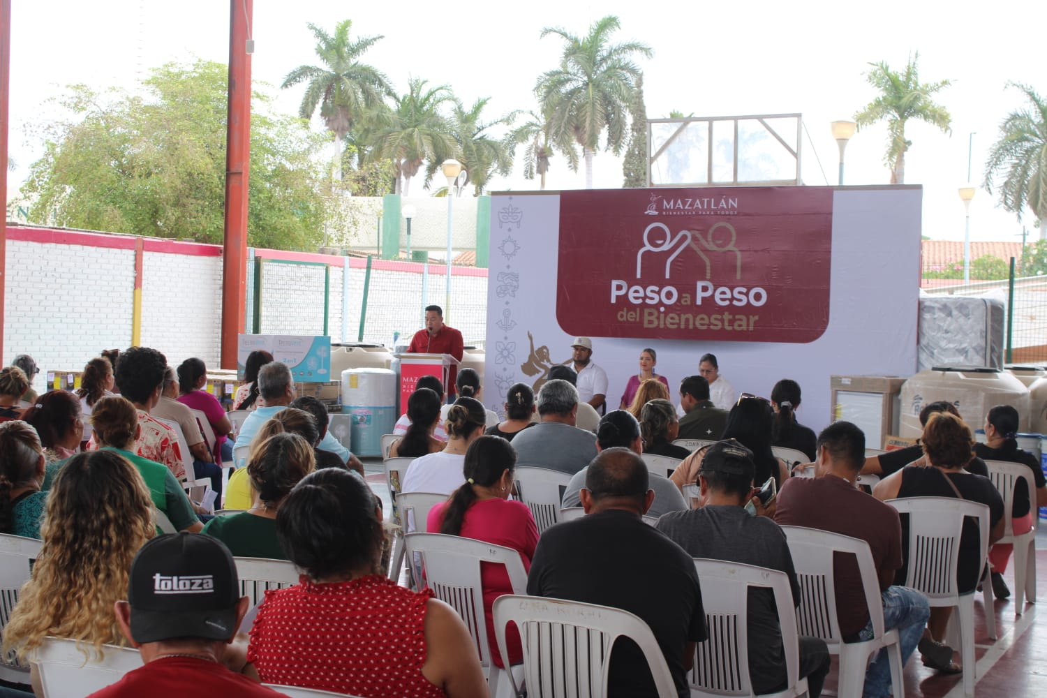 Entregan 175 apoyos de Peso a Peso a familias de 14 comunidades rurales de Mazatlán