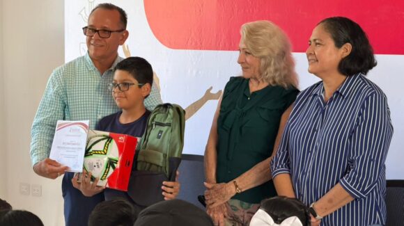 Premian a niñas y niños ganadores del concurso “Las historias de mi pueblo” en Mazatlán