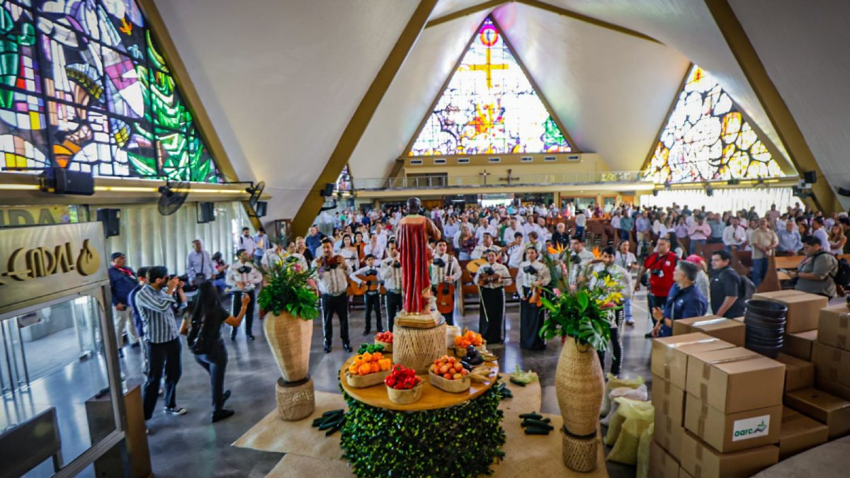 productores de culiacan celebran misa por dia del agricultor ofrendas