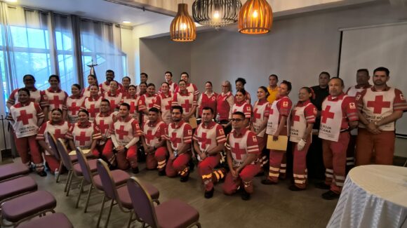 Reconocen a 18 paramédicos de Cruz Roja Mazatlán en el Día del Socorrista