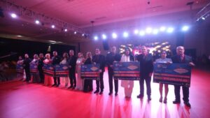 reconocen trayectoria de 376 docentes y trabajadores de la educacion evento