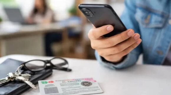 Bancos exhortan a clientes a vincular su celular con la CURP antes del 30 de junio