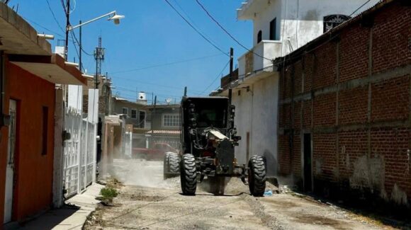 Llevan rehabilitación de caminos, calles y espacios públicos a comunidades rurales de Mazatlán, Sinaloa
