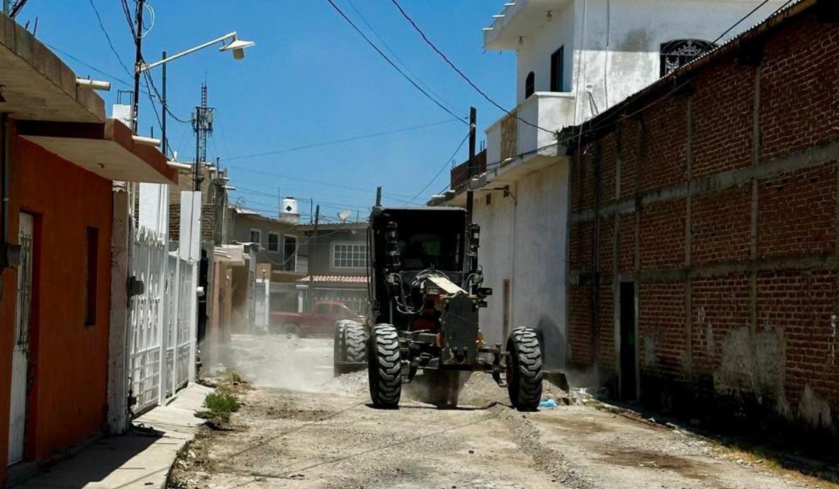 Rehabilitan caminos en zonas rurales de Mazatlán