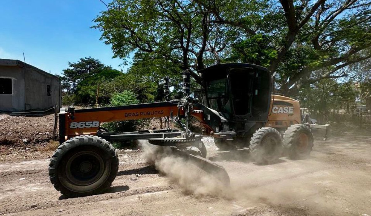 Rehabilitan caminos en zonas rurales de Mazatlán