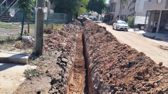 Moderniza Jumapam la calle Estadio en Mazatlán, Sinaloa, con renovación de red de agua potable
