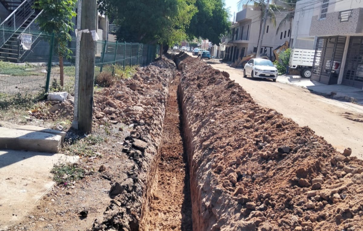 Renuevan la red de agua en la calle Estadio de Mazatlán