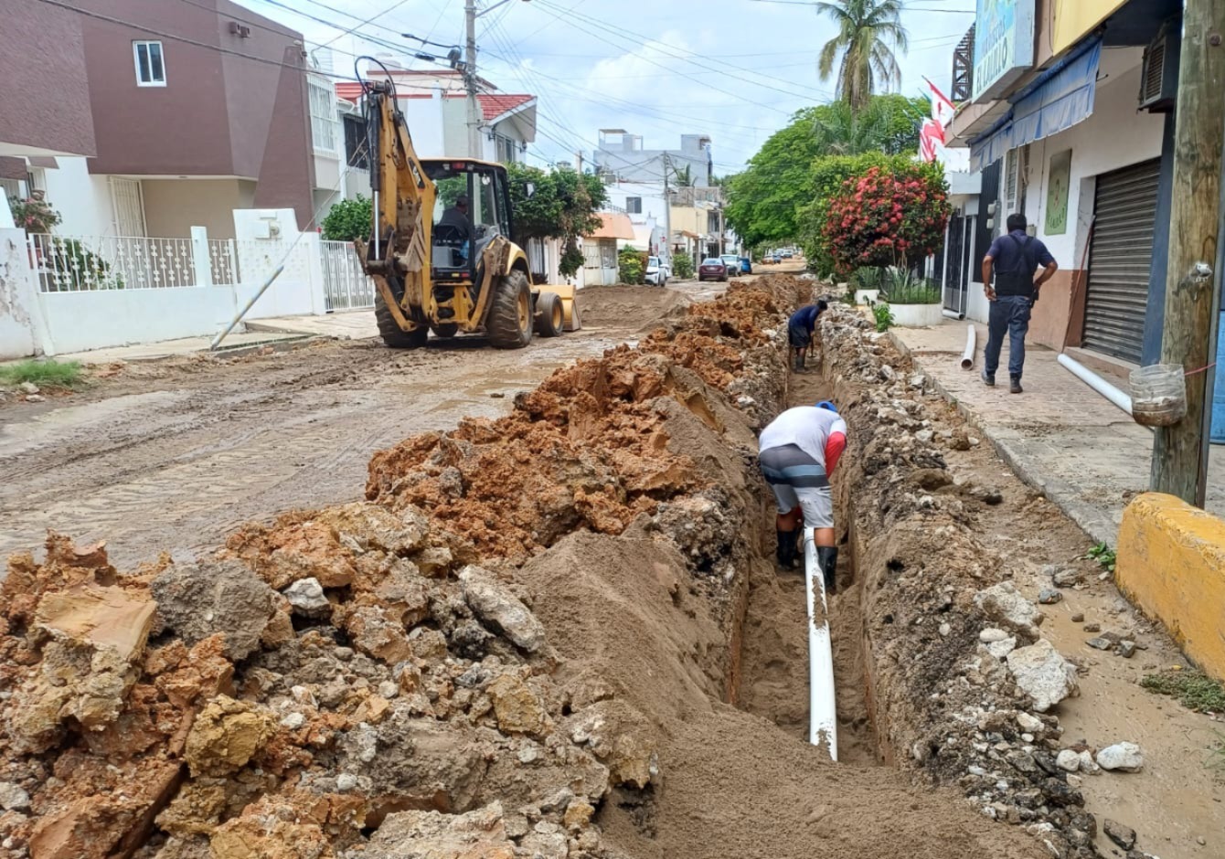 Renuevan la red de agua en la calle Estadio de Mazatlán