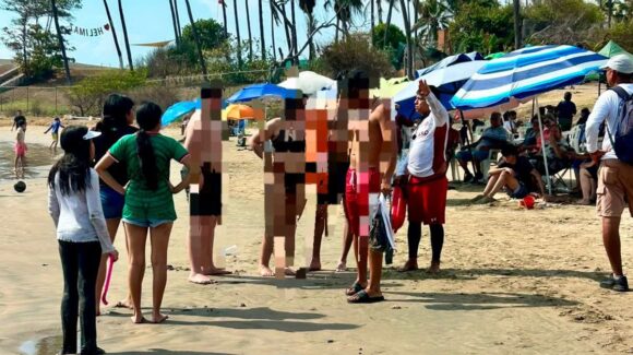 Cuatro bañistas son rescatados por salvavidas ante fuerte oleaje en playas de Mazatlán, Sinaloa
