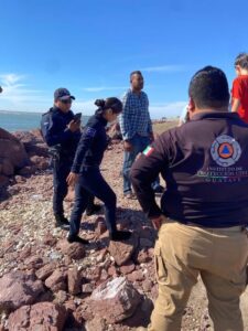 Rescate de una persona en playa La Ensenadita