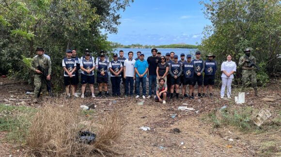 Marina retira más de 400 kilos de residuos del Estero de Urías en Mazatlán durante jornada de limpieza