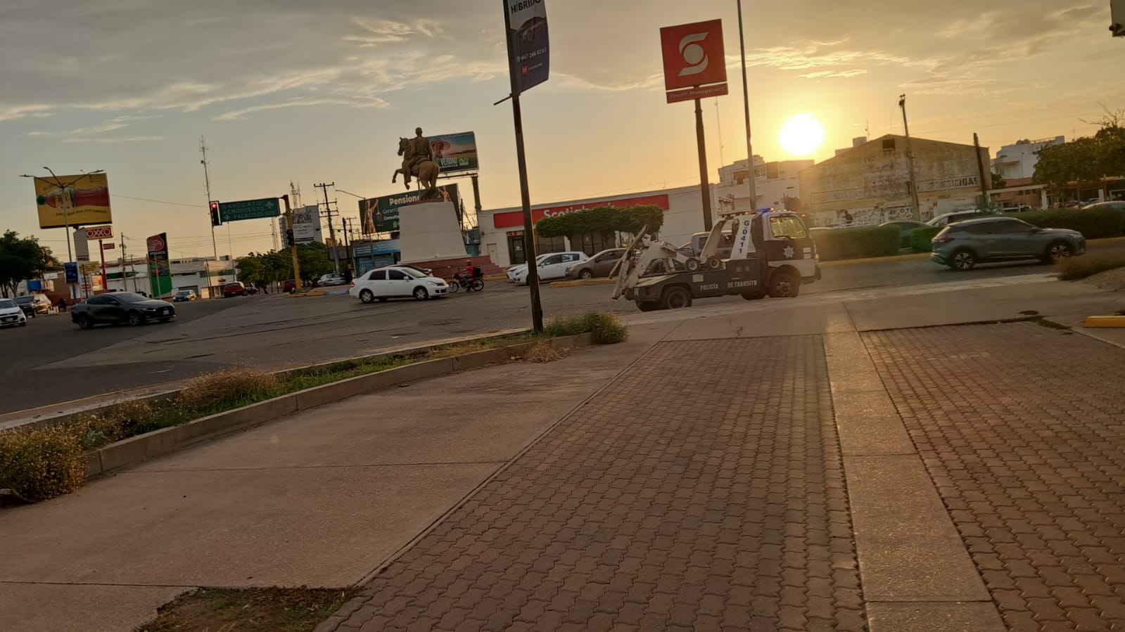 Restringen acceso vehicular a La Canasta, en Culiacán
