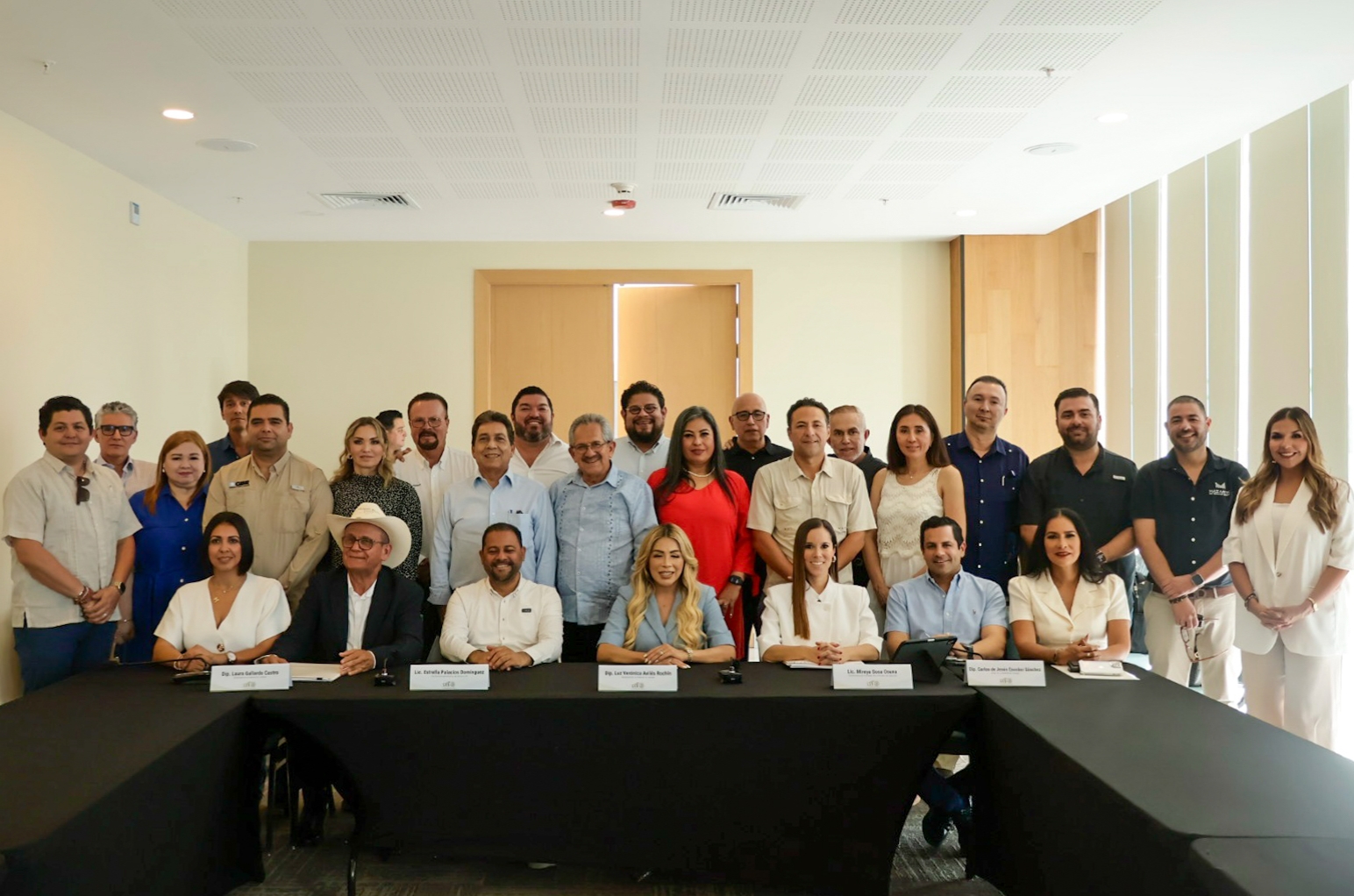 Reunión de la Comisión de Turismo del H. Congreso del Estado de Sinaloa en Mazatlán