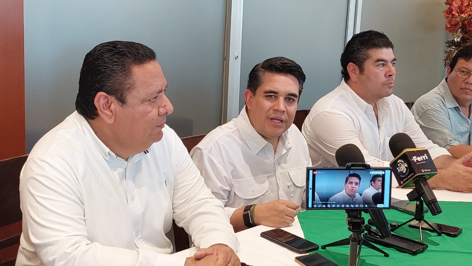 Ricardo Madrid Pérez en Salvador Alvarado