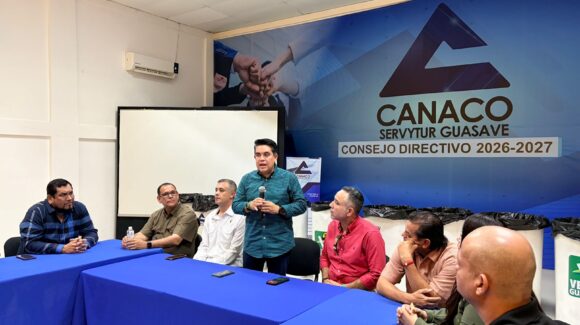 Partido Verde entrega contenedores de basura y escucha propuestas de comerciantes de Canaco en Guasave