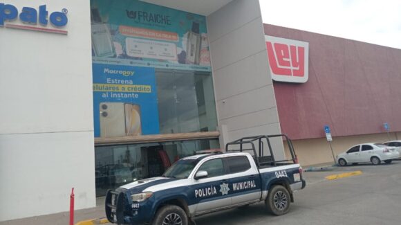 Detienen a Germán por presunto robo a un comercio en Barrancos, Culiacán; le aseguran mercancía