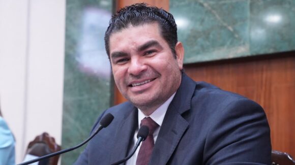 “Servir al pueblo es y será mi más grande orgullo”: Rodolfo Valenzuela confirma que se registrará por la coordinación de la 4T en Sinaloa